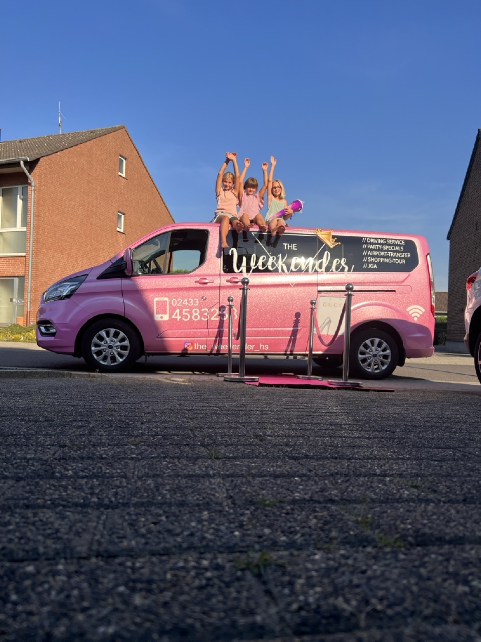 Einschulung mit dem Pinken Weekender-Partybus